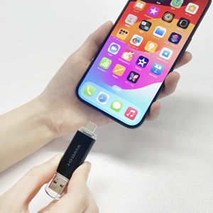 yiPhone 16E15ΉIzʐ^ۑł